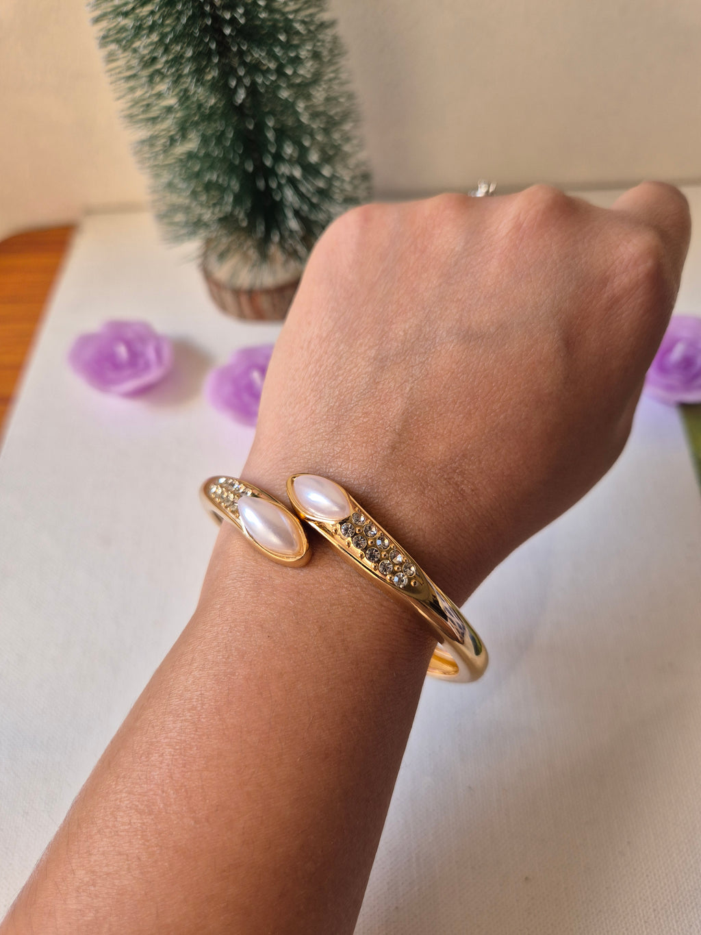 Sydney Oval Pearl Anti-Tarnish Bracelet (Openable) (Size 2.6)