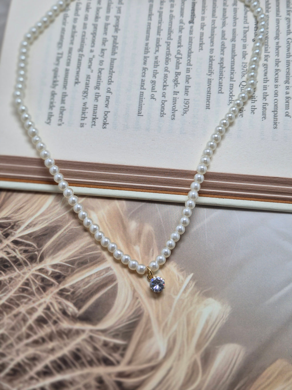 Celeste Pearl Solitaire Pendant Necklace (Anti-Tarnish)