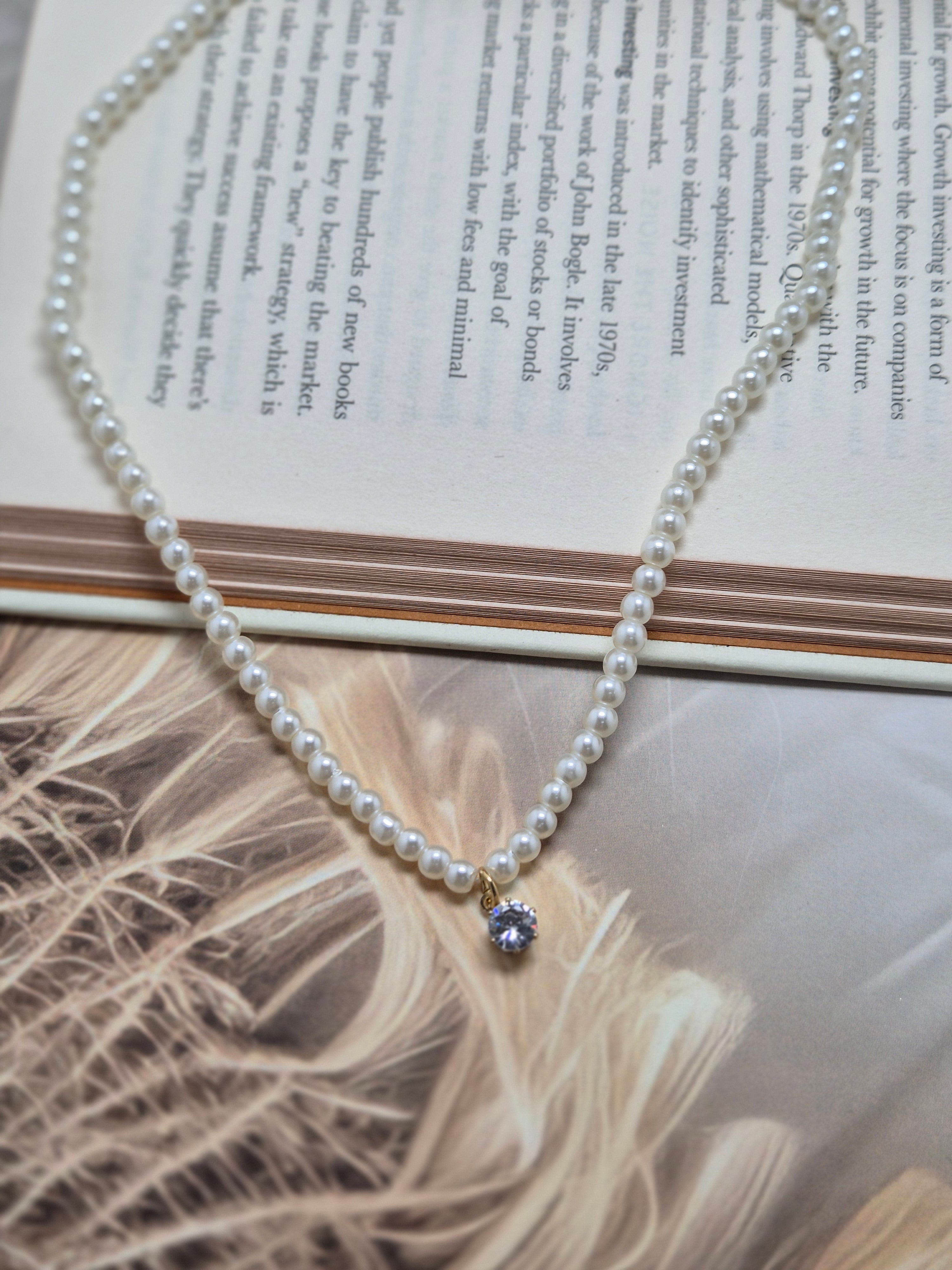 Celeste Pearl Solitaire Pendant Necklace (Anti-Tarnish)