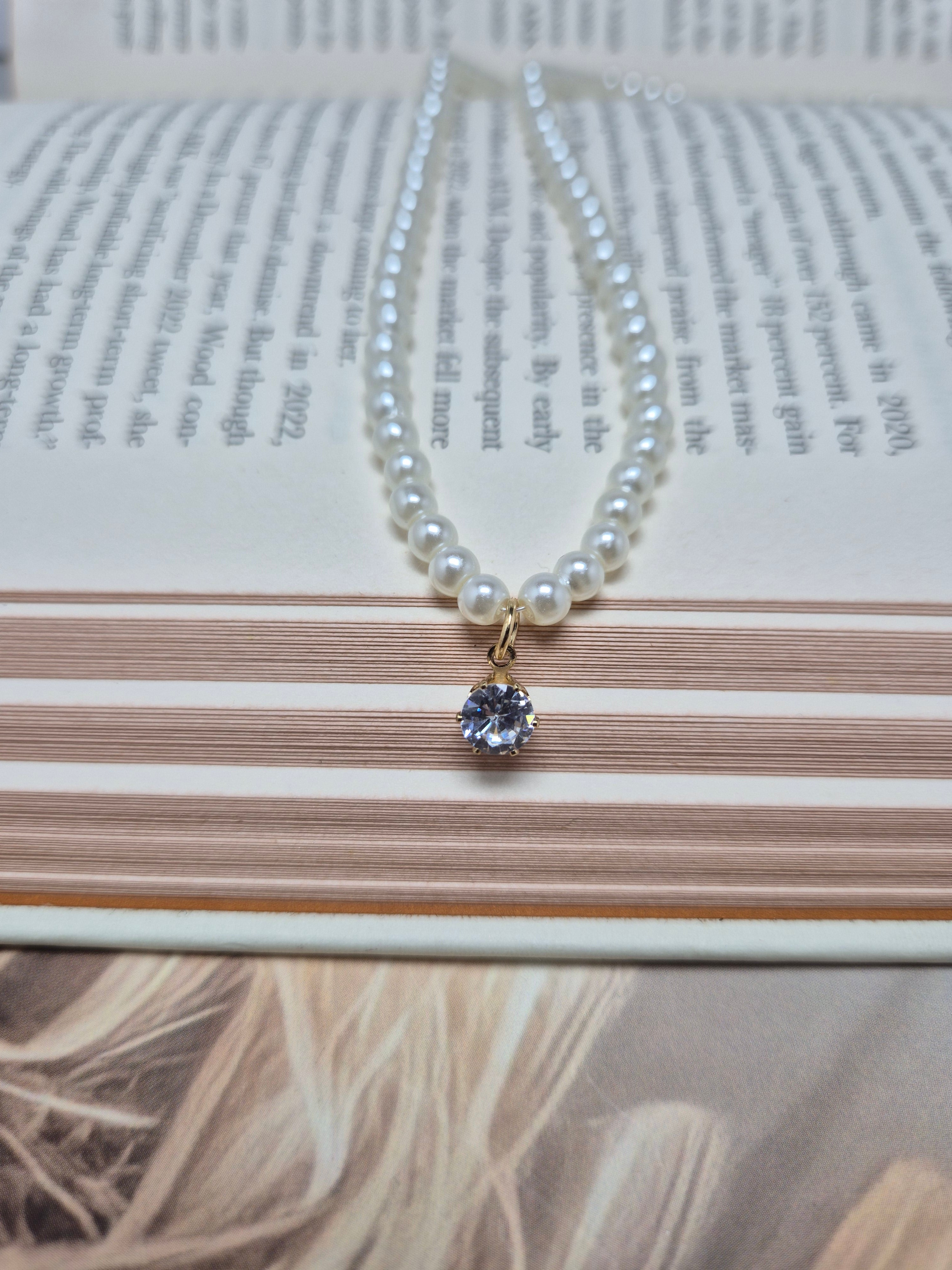 Celeste Pearl Solitaire Pendant Necklace (Anti-Tarnish)