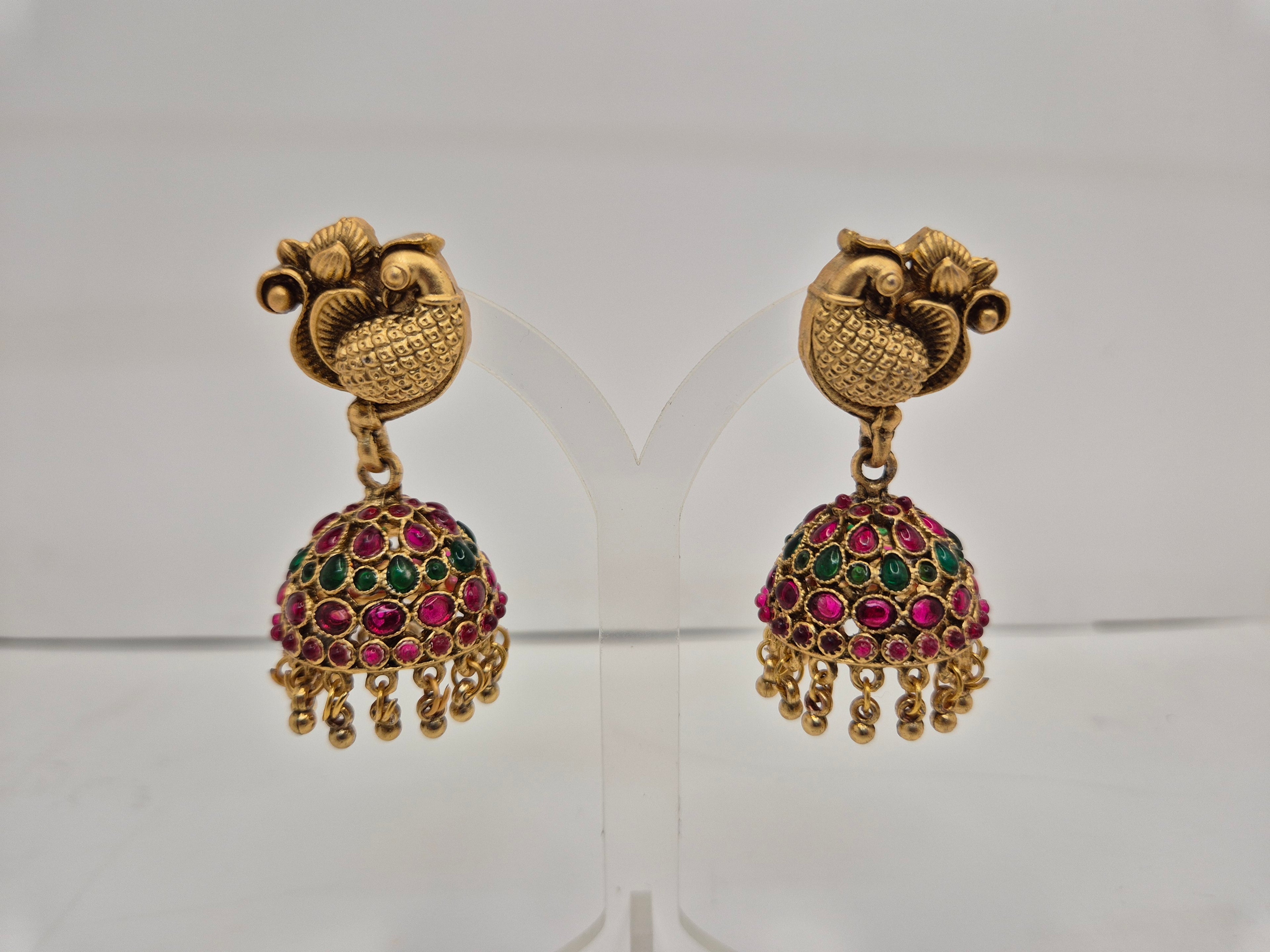 Women Red & Green Gold-Plated Stone-Studded Temple Choker Jewellery Set