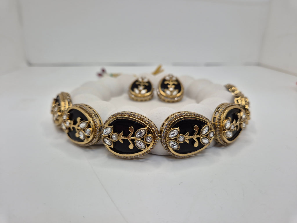 Vintage Floral Kundan Choker Set