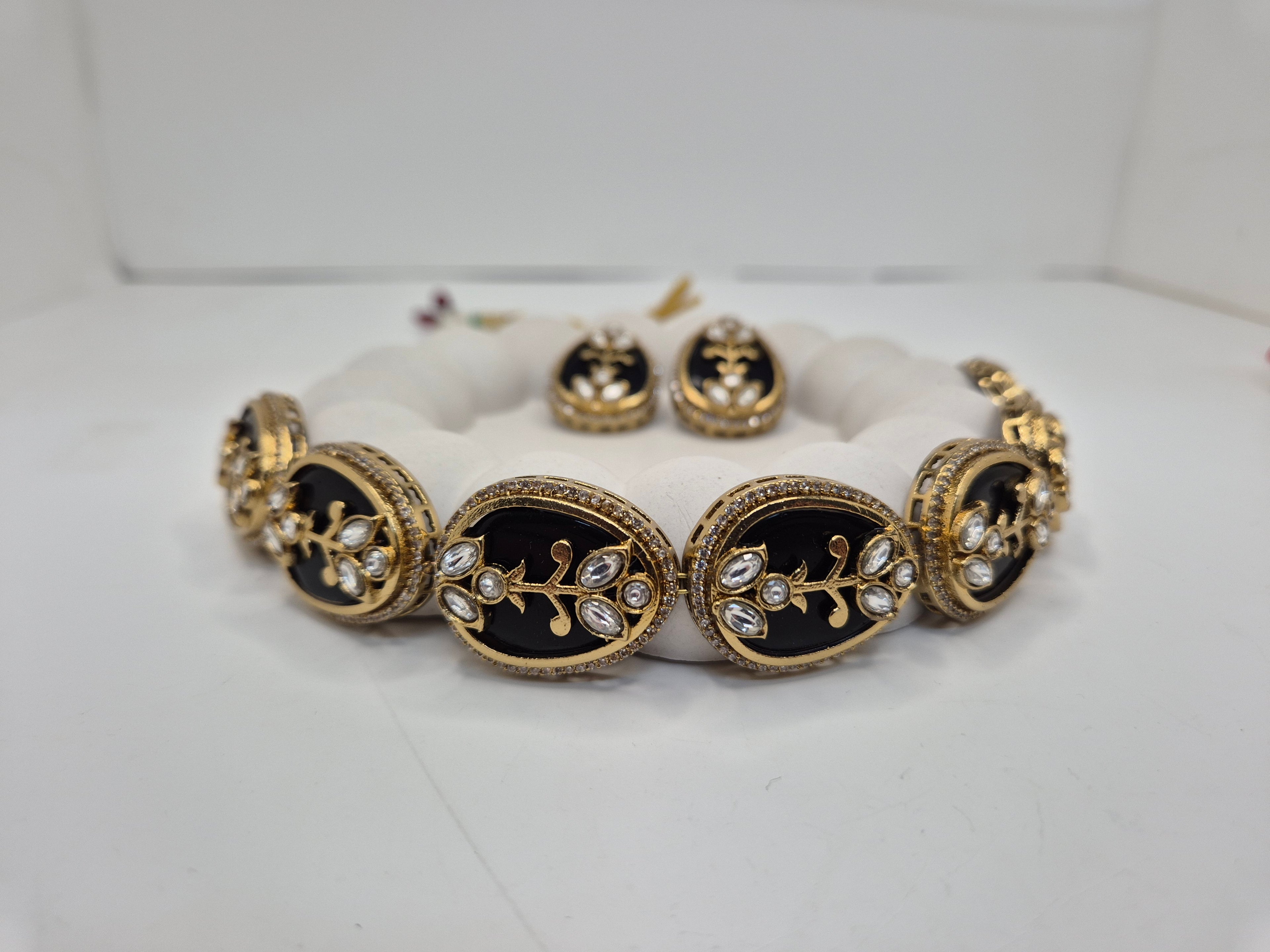 Vintage Floral Kundan Choker Set