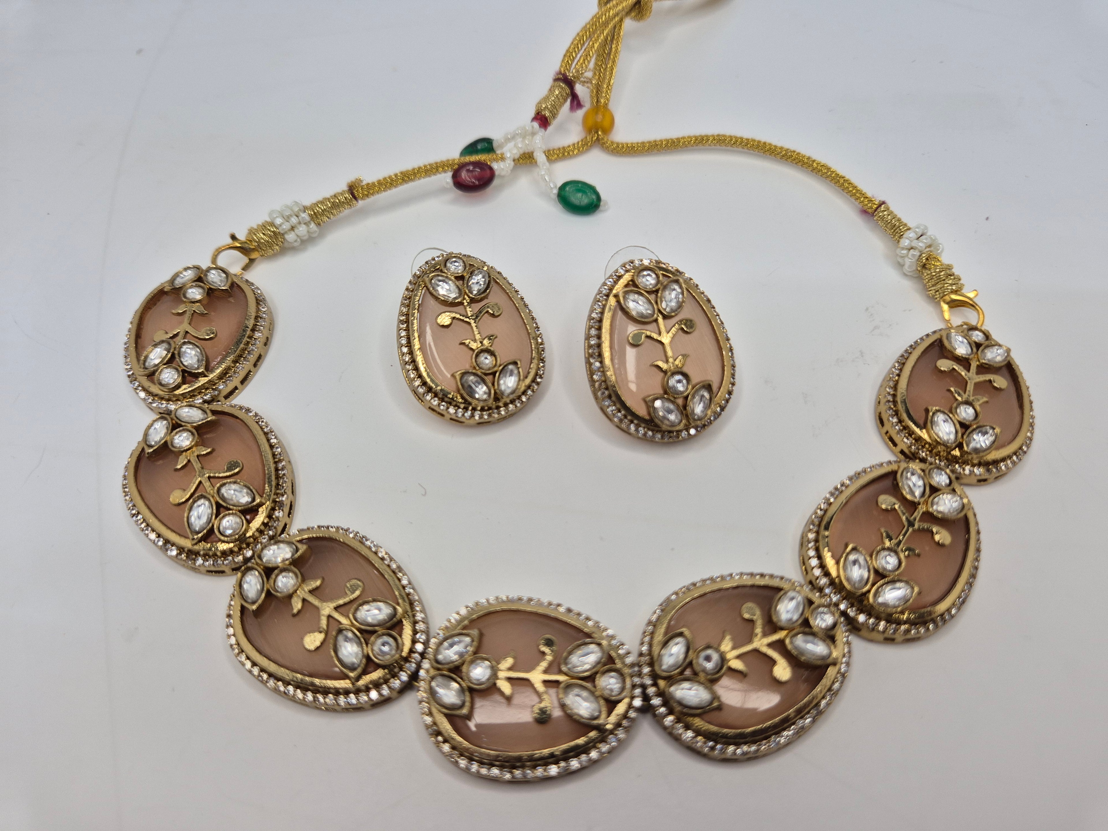Vintage Floral Kundan Choker Set