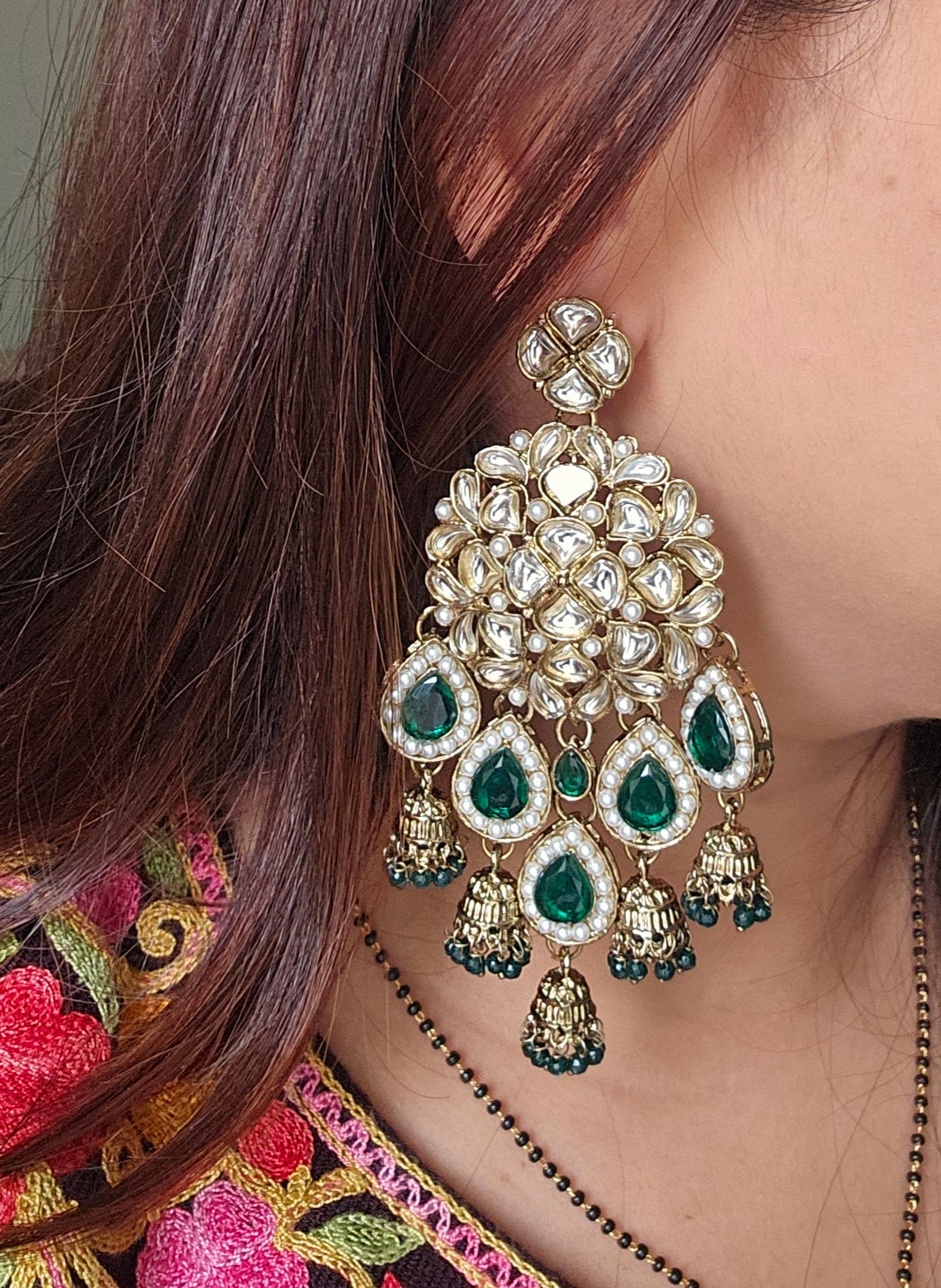 Noor Kundan Jhumka Earrings